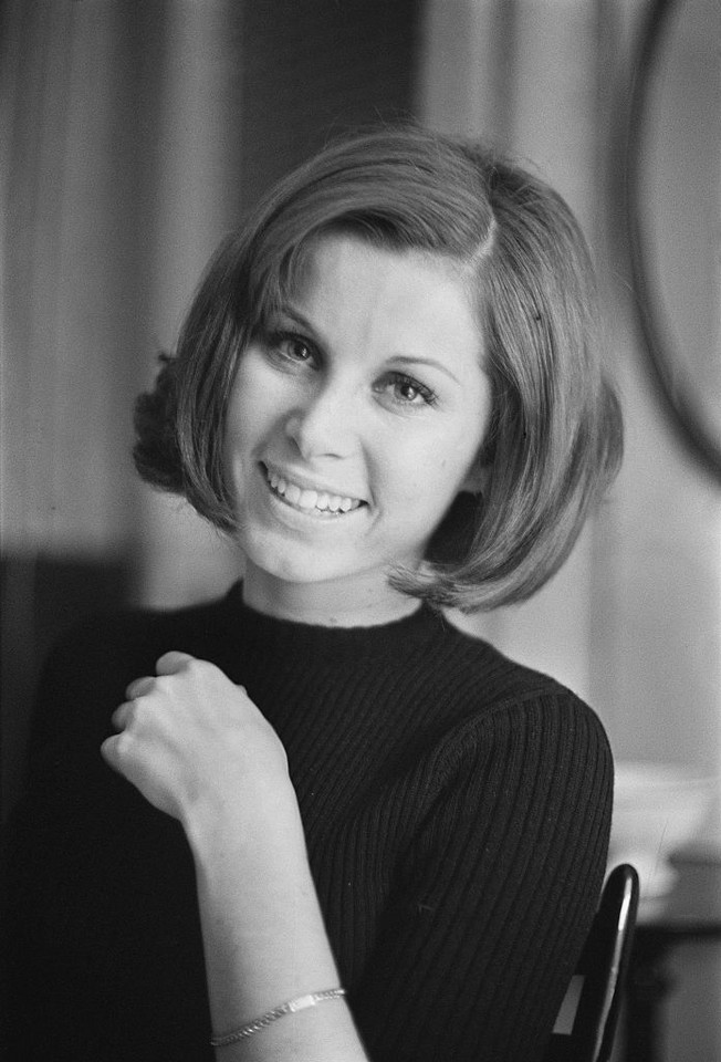 Stefanie Powers w 1964 roku