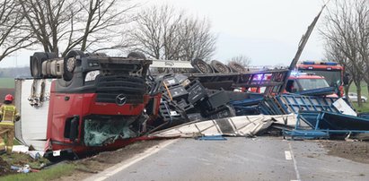 Zdołał powiedzieć, że chciał ominąć sarnę. Dramatyczny wypadek pod Wrocławiem