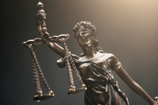 W sądzie zażalenia na areszt dla podejrzanych ws. reprywatyzacji Chmielnej 70