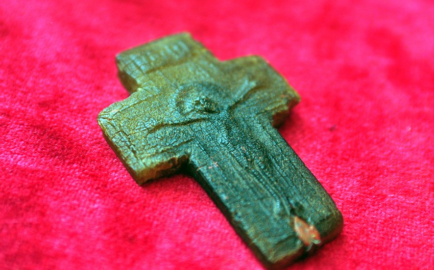 Duborez u kosti iz srednjeg veka