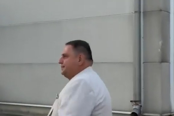 TAKI MARINKOVIĆ NAMRŠTEN STIGAO NA FINALE ELITE, NEĆE NI REČ O ĆERKI Otac Filipa Đukića ne podržava nijednu vezu sina iz rijalitija: "Smetale su mi neke stvari" (Video)