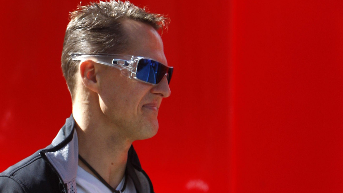 Michael Schumacher w czwartek zdementował plotki, jakoby przedłużył kontrakt z Mercedesem do końca 2013 roku. Jego dotychczasowa umowa wygasa w 2012 roku.