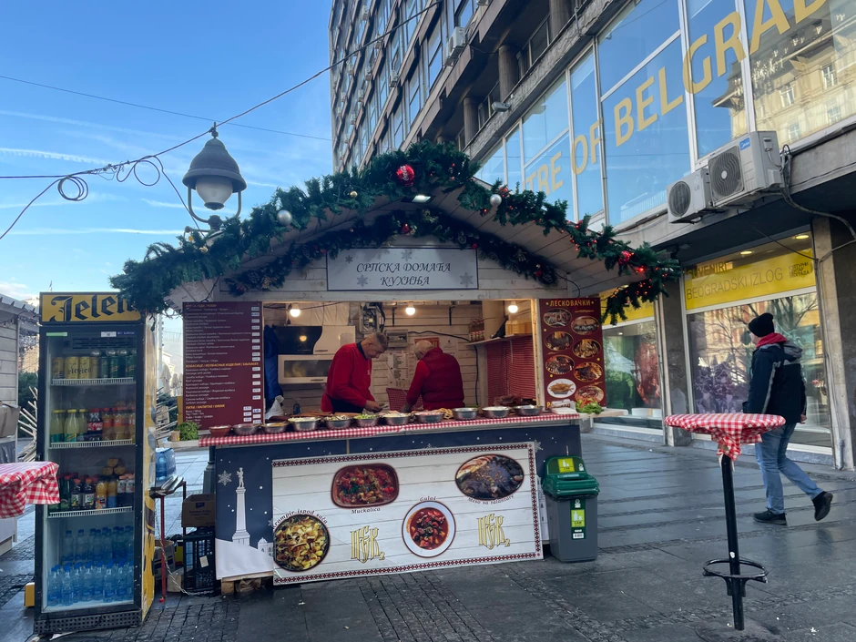 Štand sa roštiljem 