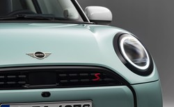 Oto nowe MINI Cooper S i Cooper C. Silniki spalinowe uratowane