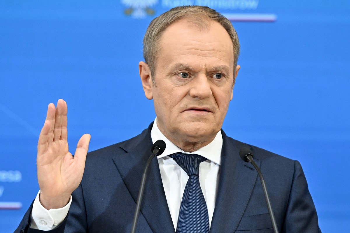 Premier Donald Tusk podczas konferencji prasowej po posiedzeniu rządu w siedzibie KPRM w Warszawie