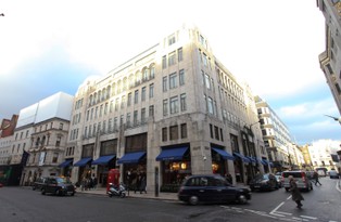 Ulice handlowe w Polsce poza światowymi trendami