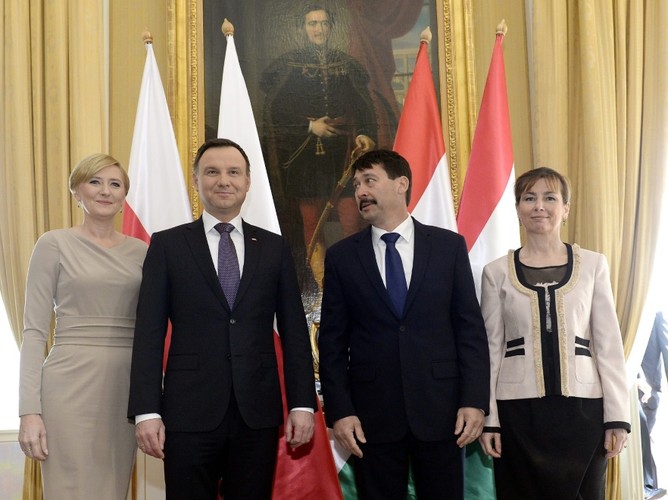 Agata Kornhauser-Duda i Andrzej Duda oraz Janos Ader i Anita Herczegh;