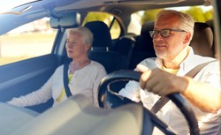 Seniorzy stracą prawo jazdy w 2025? Jest decyzja, to salomonowe rozwiązanie