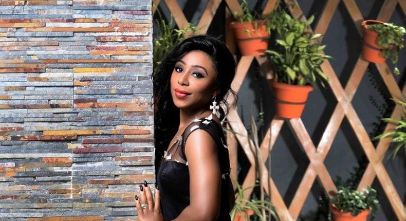 Dakore Akande is Tola in 'Fifty'