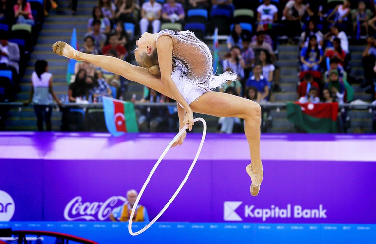 Zobacz piękne dziewczyny z maczugami i nie tylko...