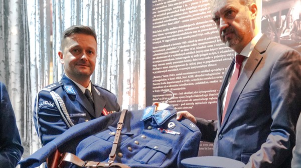 Replika munduru trafiła na ważna wrocławską wystawę