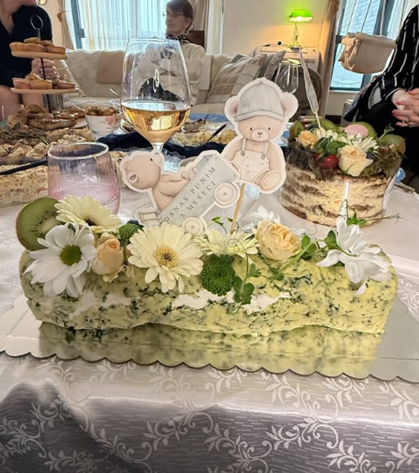 Olja Crnogorac proslavila sinu osam meseci