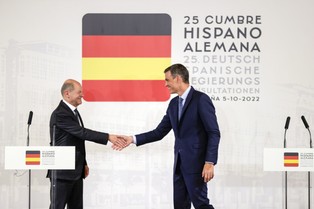 Scholz i Sanchez omówili kwestie ws. nowego połączenia gazowego