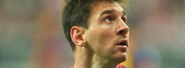 10. Argentyński piłkarz Lionel Messi - rocznie zarabia 41,3 mln dol. W tym za grę dostaje 20,3 mln dol., a 21 mln zarabia poza boiskiem (na przykład reklamy)