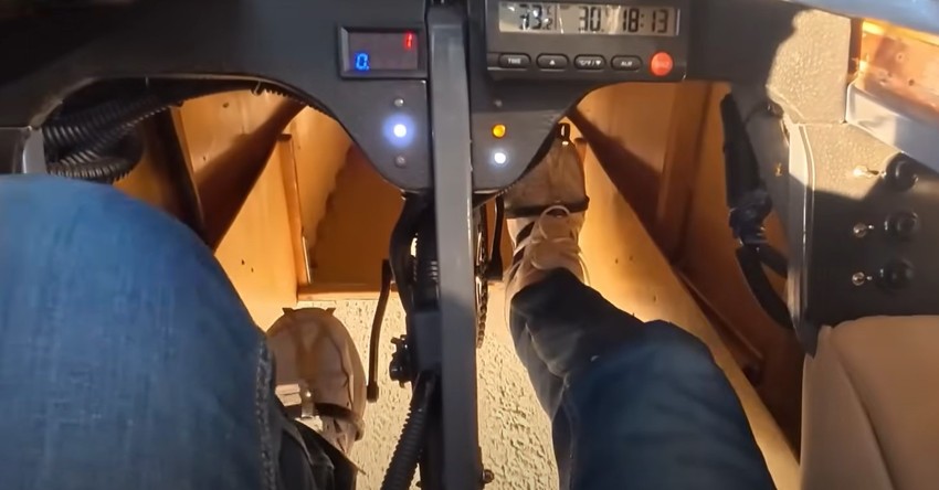 Unutrašnjost velomobila iz Kikinde