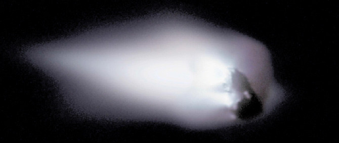 Kometa Halleya z odleg­łości 600 km