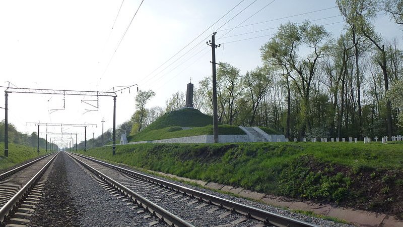 Pomnik polskich bohaterów bitwy pod Zadwórzem, autor: Stanisław Kosiedowski, licencja: CC BY-SA 3.0