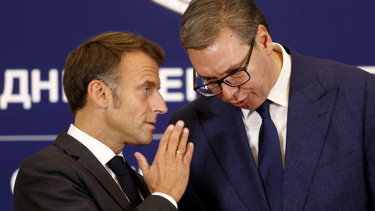 Aleksandar Vučić, Emanuel Makron