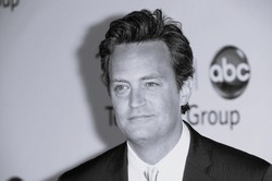 Nie żyje Chandler z serialu "Przyjaciele". Matthew Perry miał 54 lata