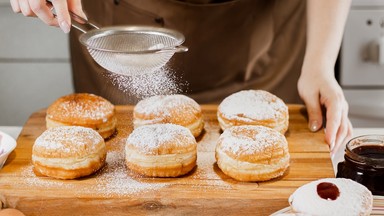 Kiedy jest tłusty czwartek 2024? Przepis na szybkie pączki