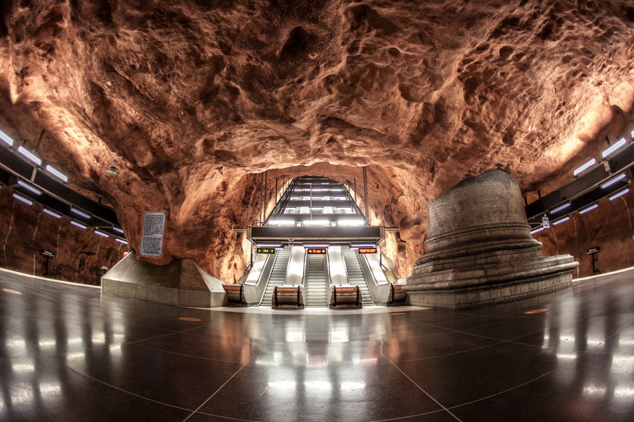 Stacja metra w Sztokholmie, w Szwecji