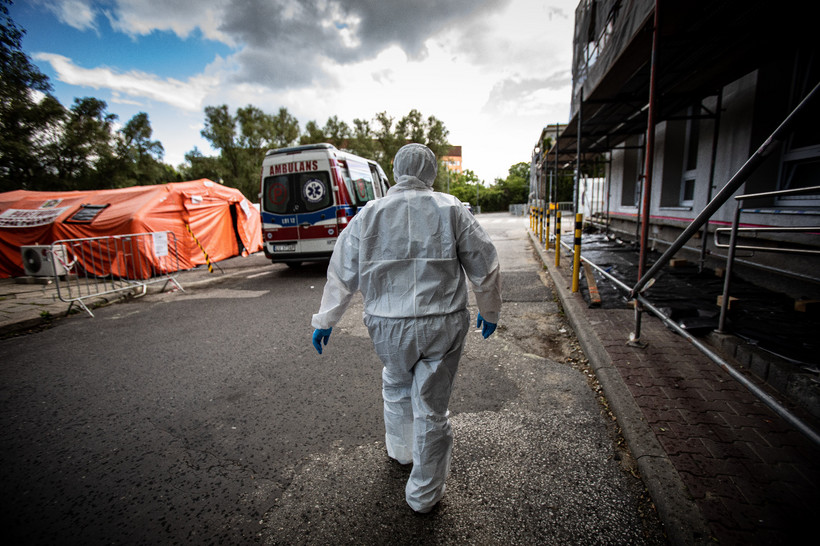 Rząd mobilizuje rezerwy kadrowe do walki z pandemią. To wiele zmian dla lekarzy