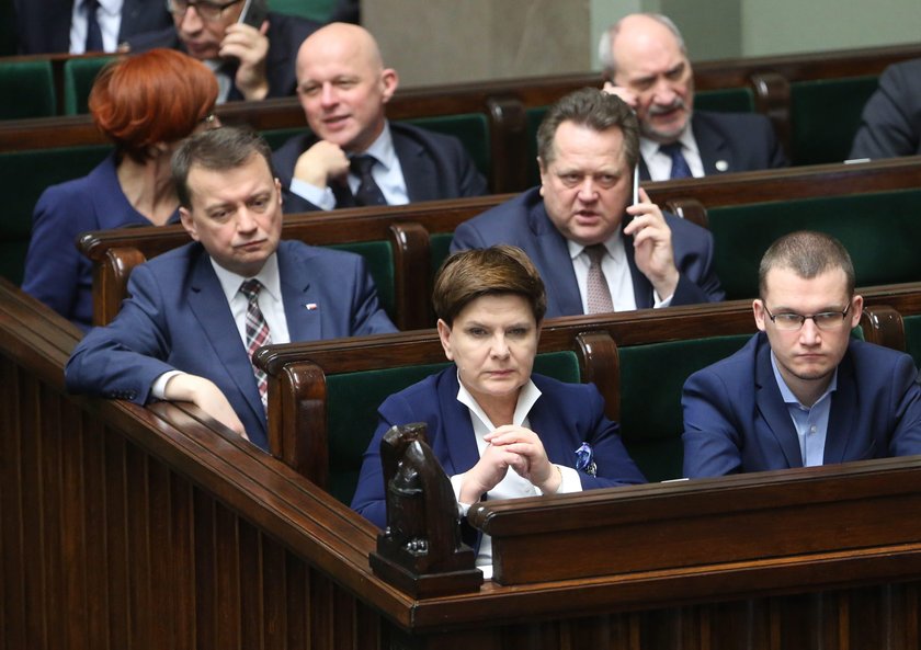 Szydło zapowiada premię! Dla kogo?