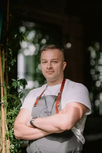 Kamil Dąbrowski, szef kuchni Gardens by Fort
