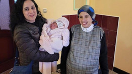 Az ukrán–magyar határon szülte meg babáját a háború elől menekülő kismama 