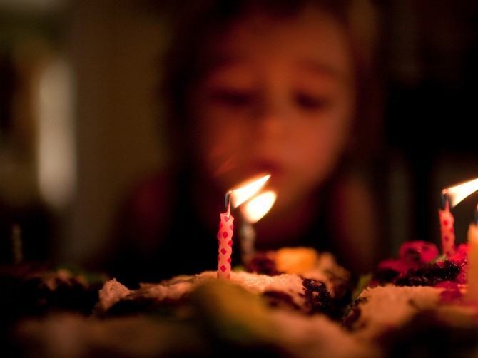 Torte u obliku glava su glave na proslavama