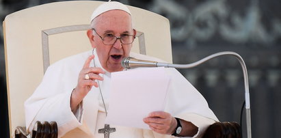 Franciszek przyznaje: nawet księża i zakonnice oglądają pornografię