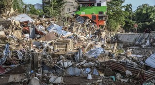 Filipiny szykują się na uderzenie supertajfunu. Ewakuowano prawie milion osób