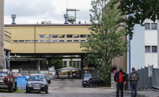 Wstrząs w kopalni Zofiówka. Trwa akcja poszukiwawcza zaginionych 10 górników