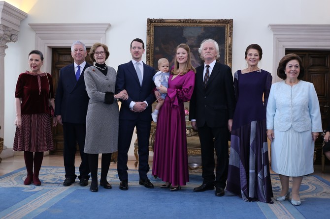 Danica i Filip sa sinom, roditeljima, princezom Katarinom i Madlenom Cepter