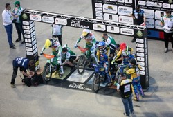 Mecz Ekstraligi żużlowej w Gorzowie przerwany po dziesięciu wyścigach