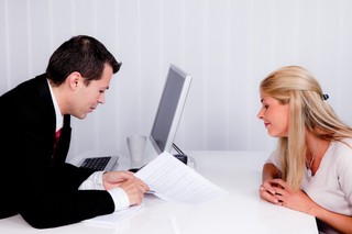 Banki zmuszają klientów do zakładania kont