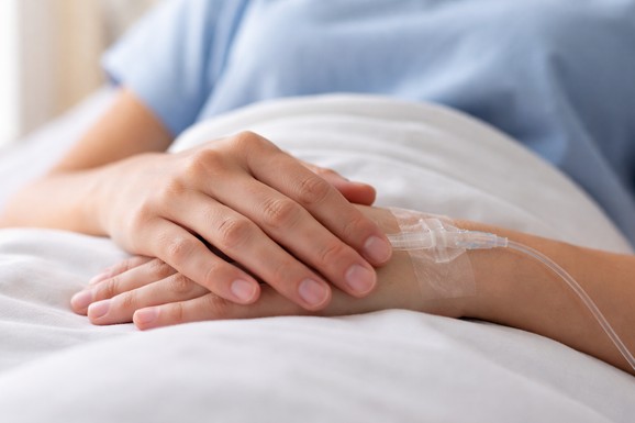 BACIO HILJADE EVRA NA POGREŠNO LEČENJE, UMALO NIJE OPERISAO I KIČMU! Muškarac preživljavao pravi pakao, a lekari tek nakon 5 godina otkrili ŠOKANTAN UZROK njegovih muka