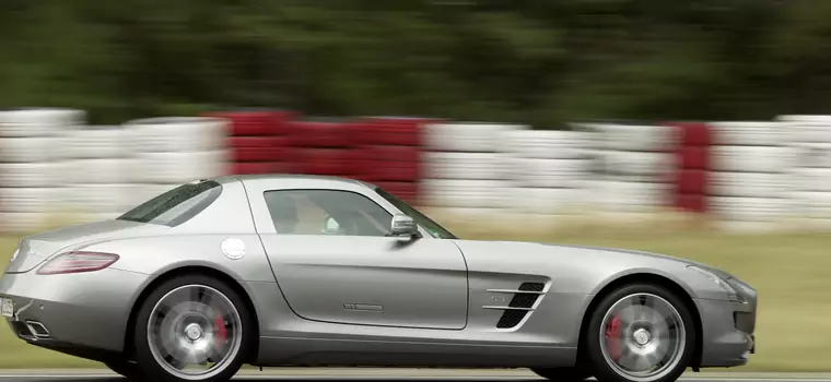 Mercedes SLS z aktywnym zawieszeniem