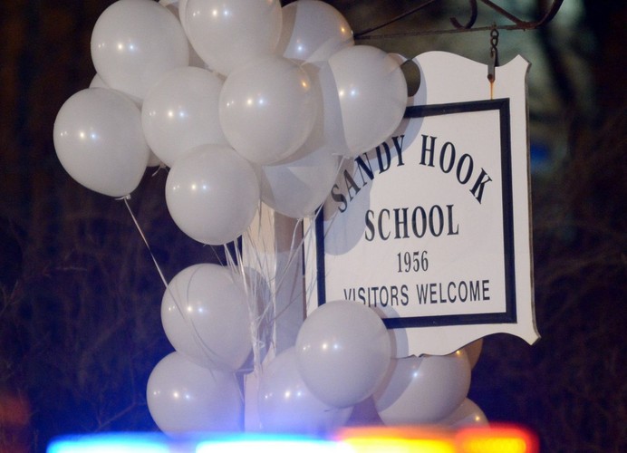 Żałoba po masakrze w szkole w Newtown w stanie Connecticut