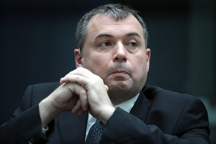 <b>Piotr Walter, członek zarządu Grupy ITI </b><br>
Piotr Walter, wiceprezes TVN, z końcem grudnia zrezygnował z pełnionych obowiązków w spółce i objął funkcję członka zarządu Grupy ITI, zastępując na tym stanowisku Mariusza Waltera.<br>
Przez Walterem stoi trudne zadanie odbudowania potęgi telewizyjnego giganta. Nie będzie łatwo - TVN ma najniższą wycenę w historii, rynek się kurczy, niezbędne są zwolnienia, a nowy francuski udziałowiec naciska.