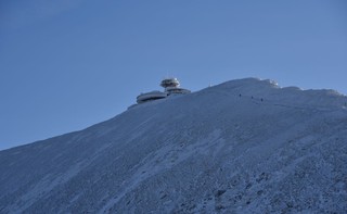 Dwie ofiary śmiertelne na Śnieżce. Trzecia jest poszukiwana