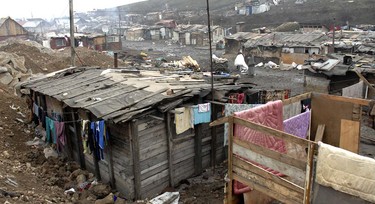 10 countries with the largest slum population in the world