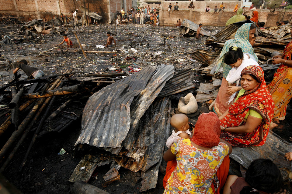 BANGLADESH FIRE SLUM