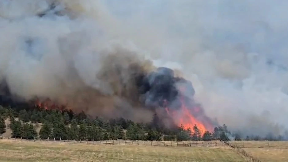 Veliki požar izbio je na području Tometinog polja i širi se ka jednom delu Divčibara