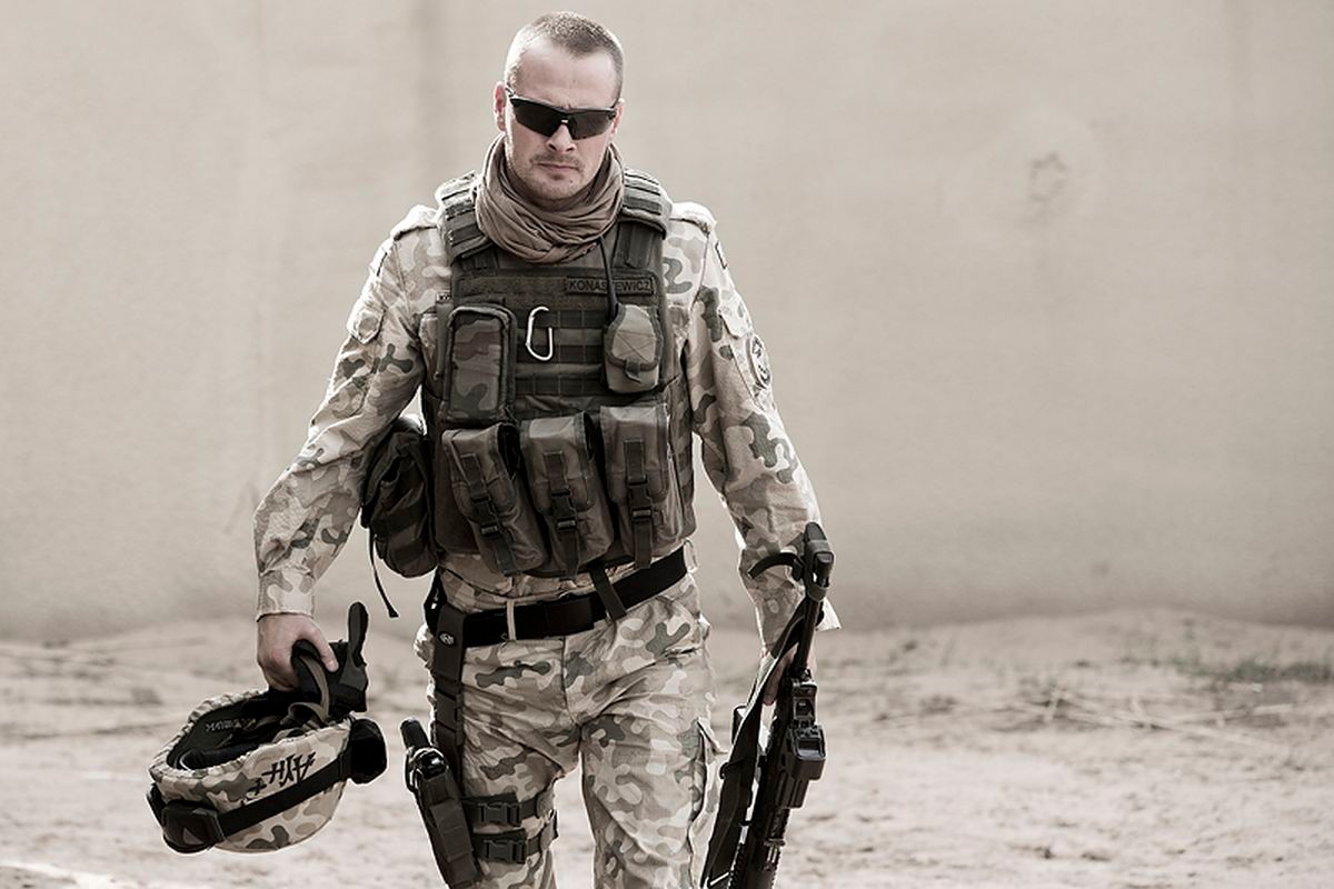Paweł Małaszyński w serialu "Misja Afganistan"