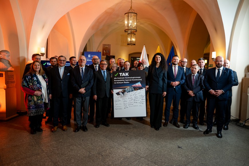 Sygnatariusze listu dp premiera i zaproszeni goście popierajacy inicjatywę Wrocławia