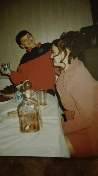 Mariusz wraz z Beatą w dniu chrzcin jej syna, 1999 r.
