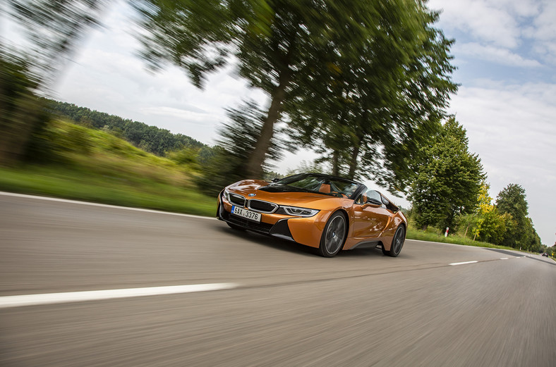 Test BMW i8 Roadster - futurystycznie i luksusowo