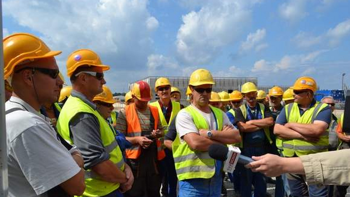 Około 80 osób zatrudnionych przy budowie terminalu LNG nie podjęło dziś pracy. Hydrobudowa Polska nie wypłaci im zaległych wynagrodzeń. Firma informuje, że nie ma pieniędzy.