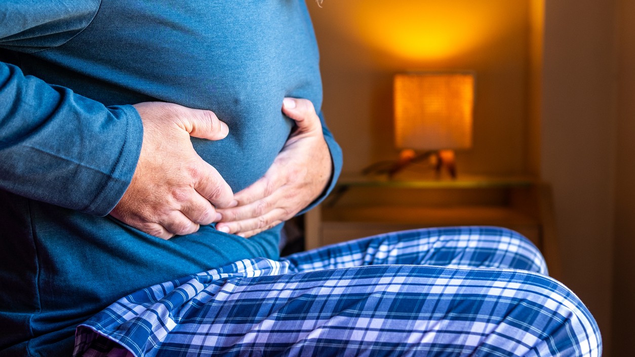 Bolesť hornej časti brucha či svetlá stolica môžu značiť rakovinu pankreasu. (ilustračné foto)